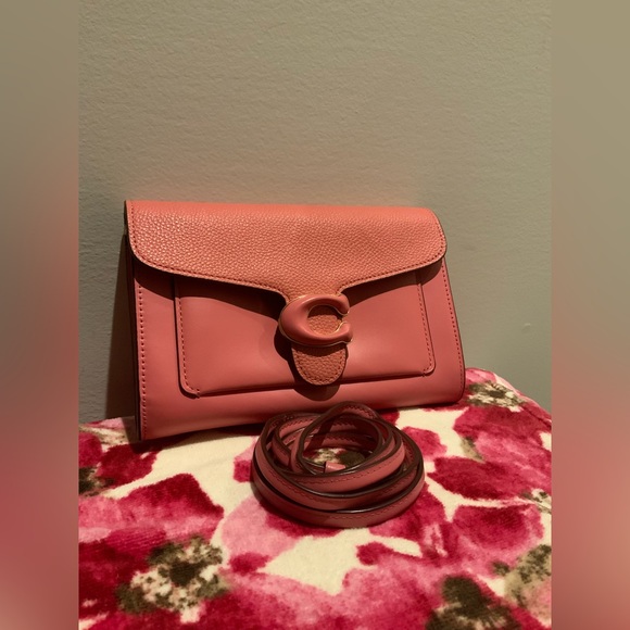 ๐ธ๐Coach Tabby Chain Clutch in Pebble Leather ๐ธ๐ R$348 - Picture 14 of 17